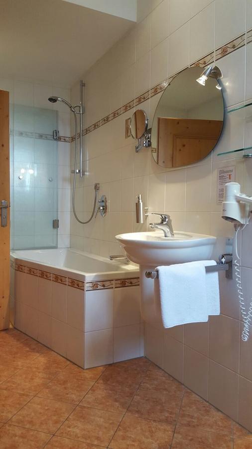 Landhotel Gruener Baum Westendorf  المظهر الخارجي الصورة